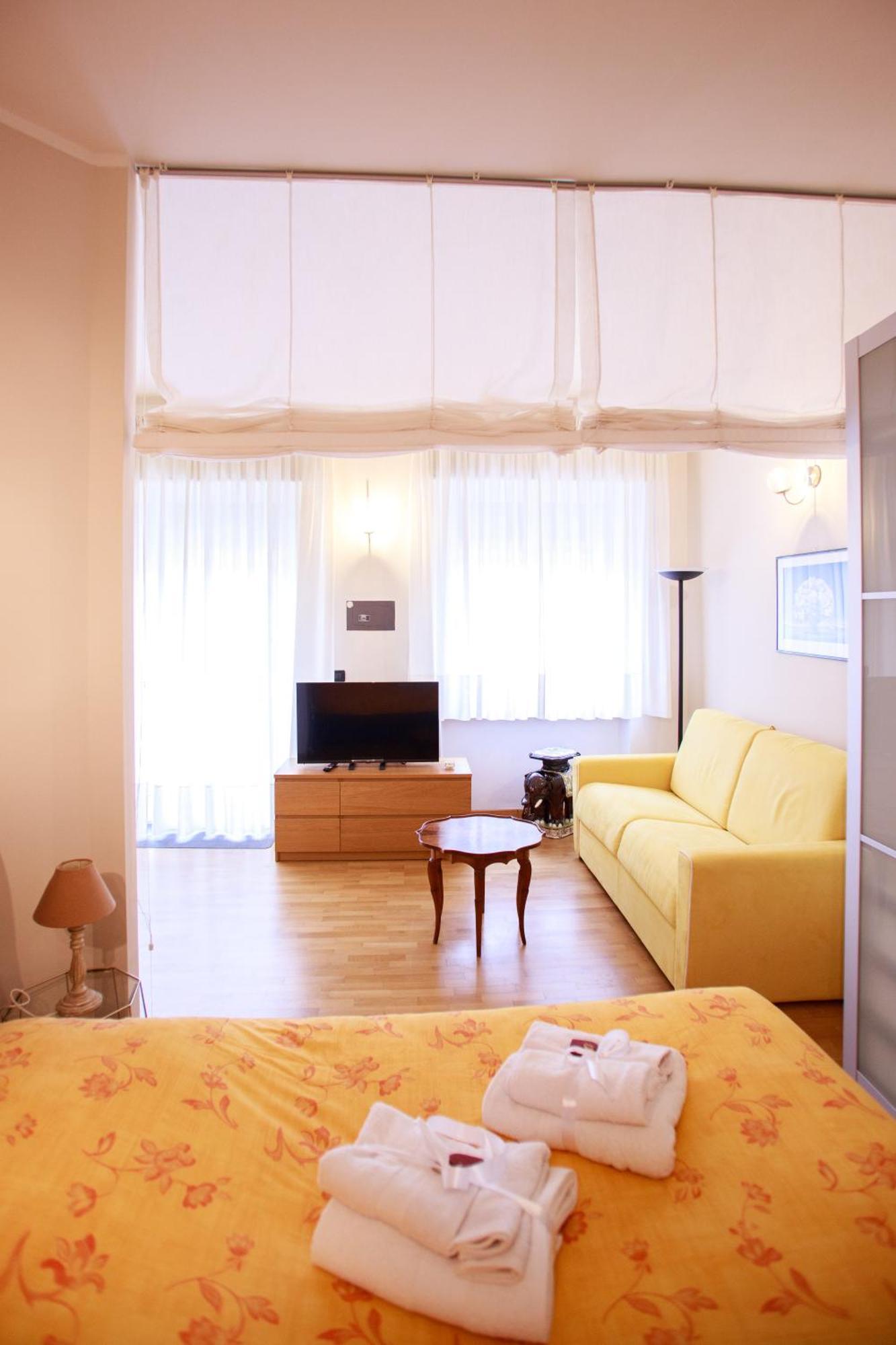 Ferienwohnung Sofia House With Private Parking Genua Exterior foto